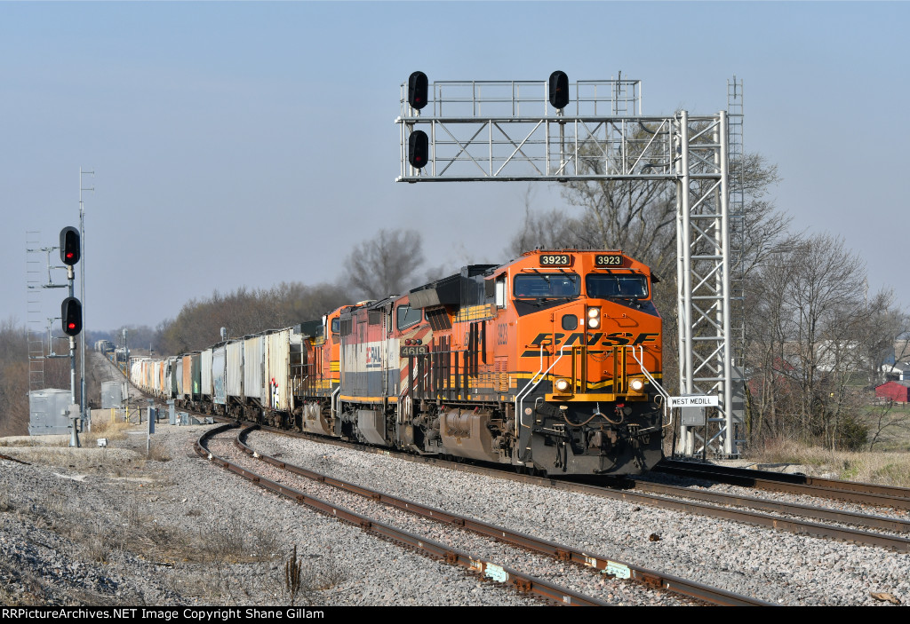 BNSF 3923